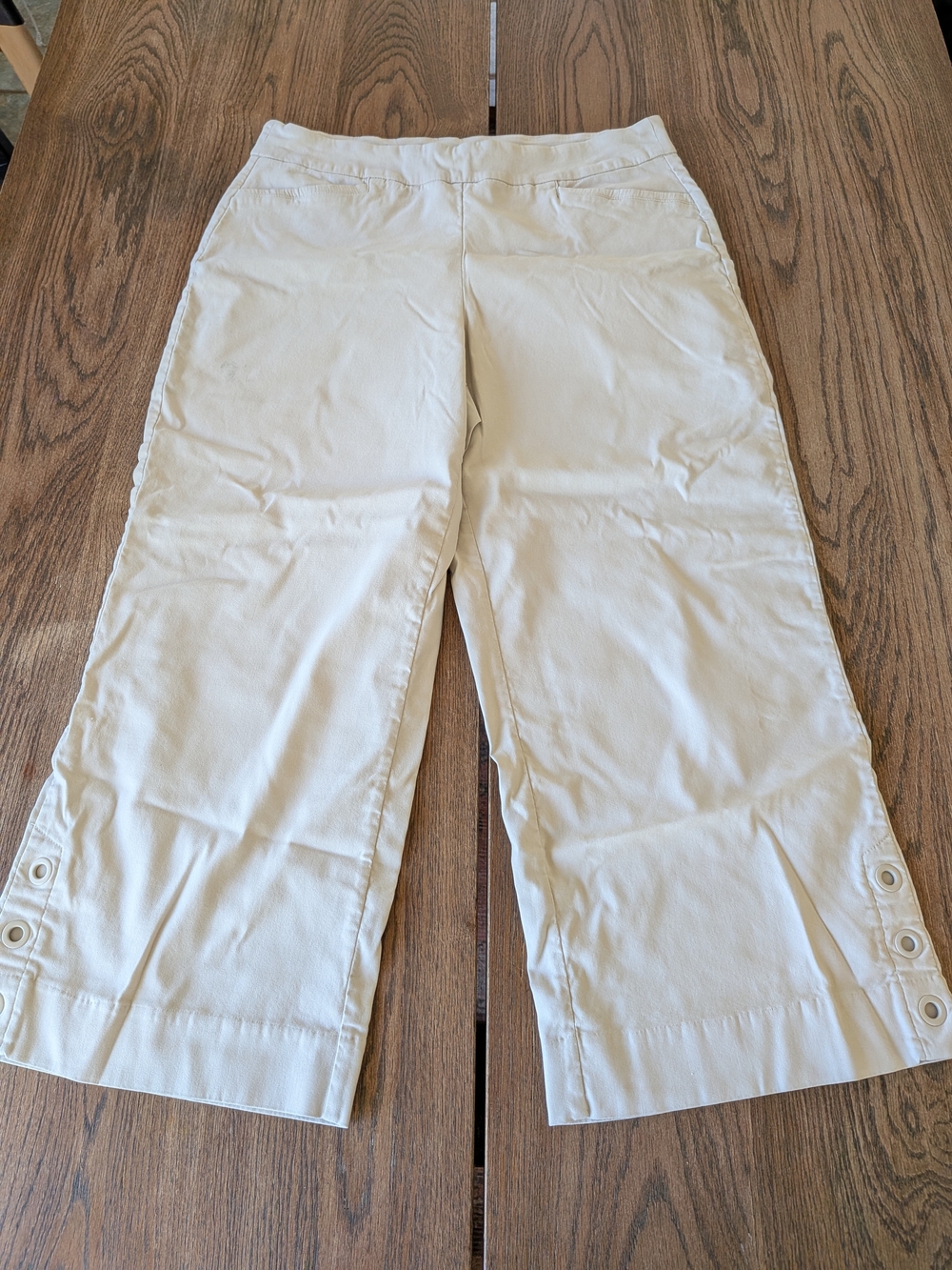 Tribal Women's Cream Colored Wide Leg Capris Pants Stretchy Waistband Size 14